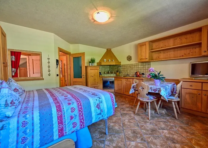 Casa Caste בורמיו